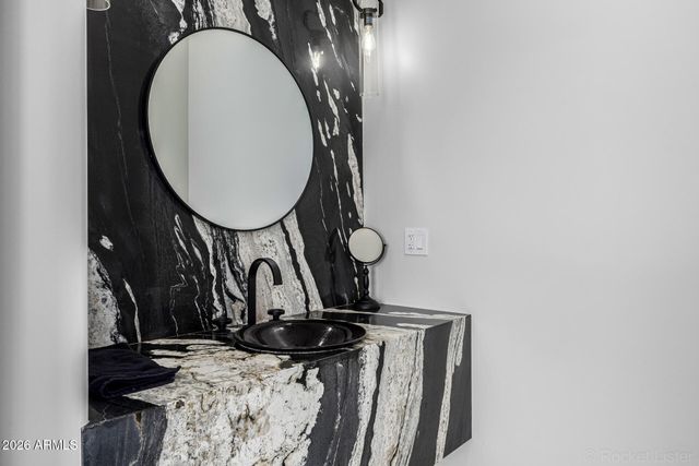 6157 E BROADWAY Avenue, Apache Junction, AZ 85119