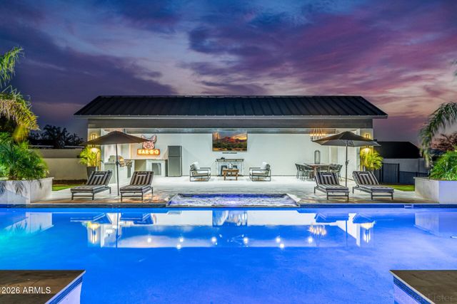 6157 E BROADWAY Avenue, Apache Junction, AZ 85119