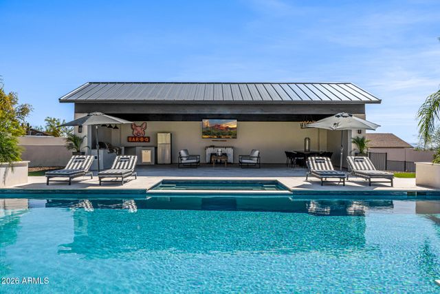 6157 E BROADWAY Avenue, Apache Junction, AZ 85119