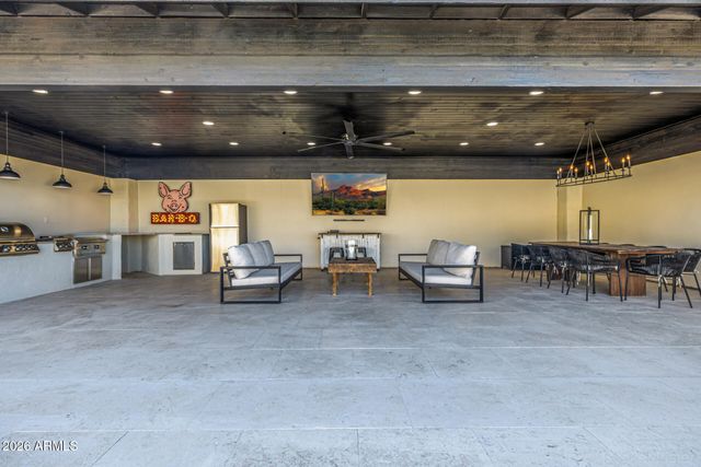 6157 E BROADWAY Avenue, Apache Junction, AZ 85119