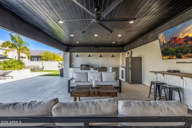 6157 E BROADWAY Avenue, Apache Junction, AZ 85119