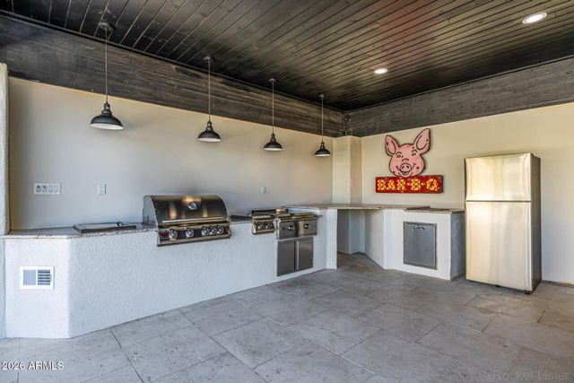 6157 E BROADWAY Avenue, Apache Junction, AZ 85119