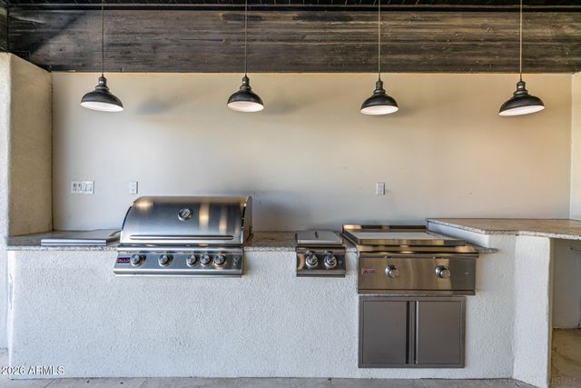 6157 E BROADWAY Avenue, Apache Junction, AZ 85119