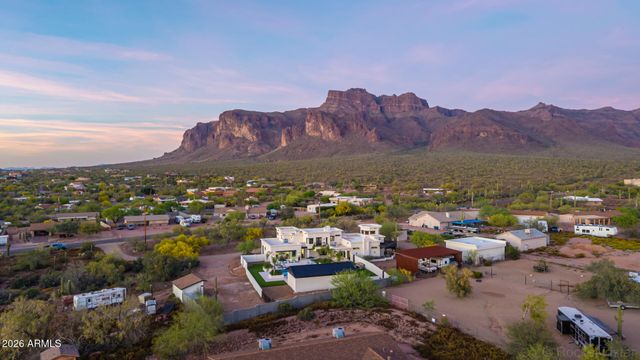 6157 E BROADWAY Avenue, Apache Junction, AZ 85119