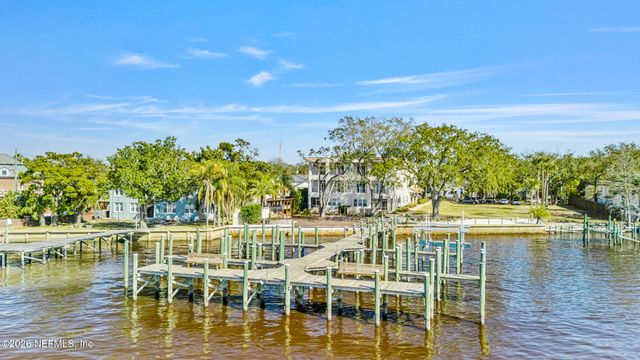 1616 RIVER Road 103, Jacksonville, FL 32207