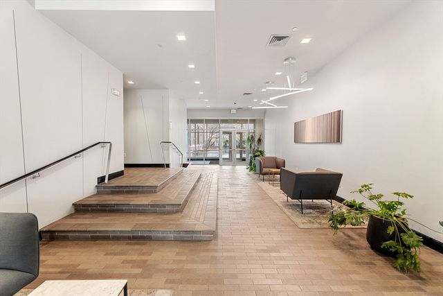 700 Harrison Ave 516, Boston, MA 02118