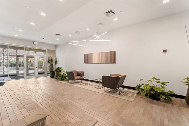 700 Harrison Ave 516, Boston, MA 02118