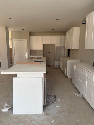 10505 Excalibur Drive, Shelby Twp, MI 48315