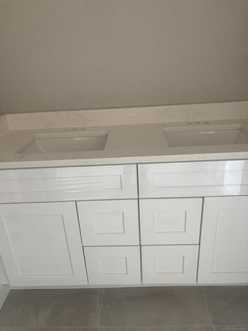 10505 Excalibur Drive, Shelby Twp, MI 48315