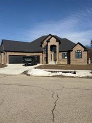 10505 Excalibur Drive, Shelby Twp, MI 48315
