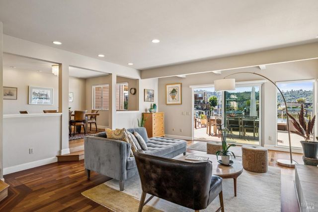 24 Mooring Rd, San Rafael, CA 94901
