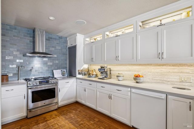 24 Mooring Rd, San Rafael, CA 94901