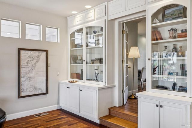 24 Mooring Rd, San Rafael, CA 94901