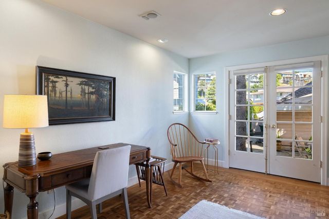 24 Mooring Rd, San Rafael, CA 94901