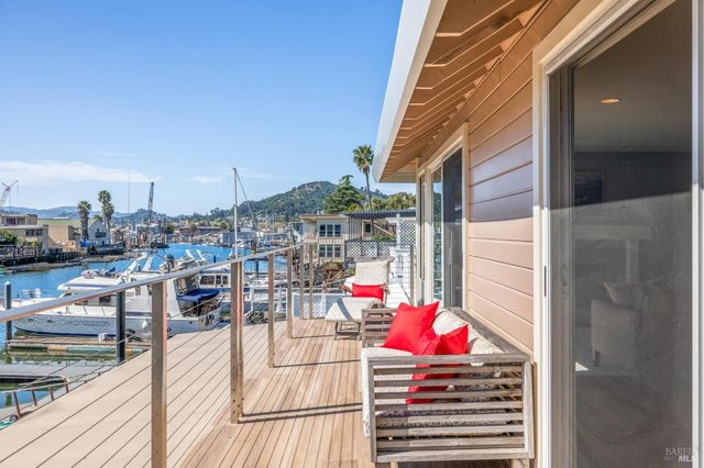 24 Mooring Rd, San Rafael, CA 94901