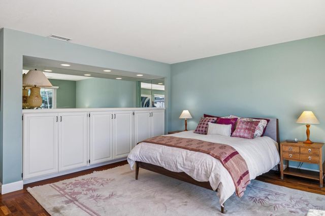 24 Mooring Rd, San Rafael, CA 94901