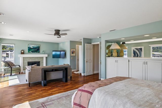 24 Mooring Rd, San Rafael, CA 94901