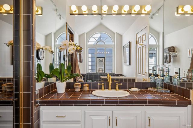 24 Mooring Rd, San Rafael, CA 94901