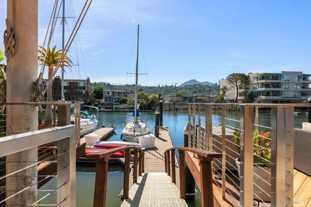 24 Mooring Rd, San Rafael, CA 94901