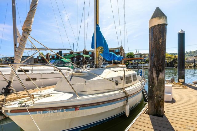 24 Mooring Rd, San Rafael, CA 94901