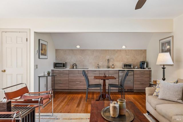 24 Mooring Rd, San Rafael, CA 94901