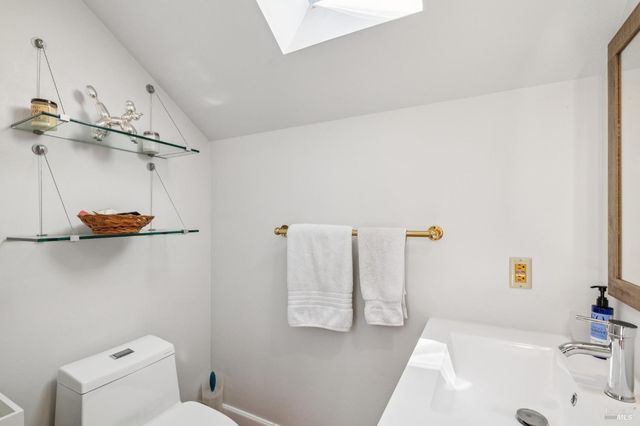 24 Mooring Rd, San Rafael, CA 94901