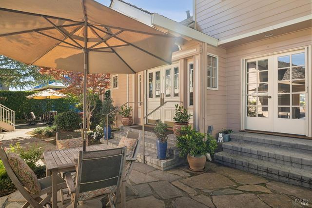 24 Mooring Rd, San Rafael, CA 94901