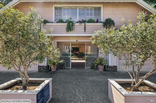 24 Mooring Rd, San Rafael, CA 94901