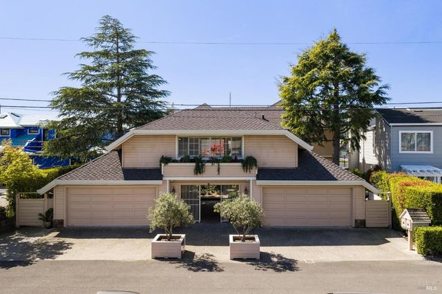 24 Mooring Rd, San Rafael, CA 94901