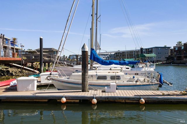 24 Mooring Rd, San Rafael, CA 94901