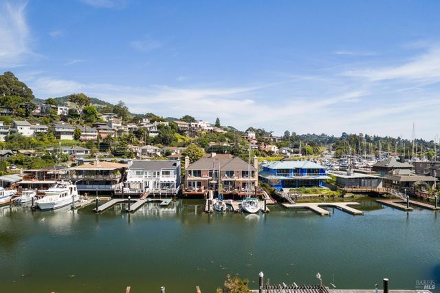 24 Mooring Rd, San Rafael, CA 94901