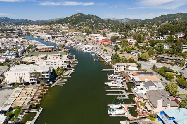 24 Mooring Rd, San Rafael, CA 94901