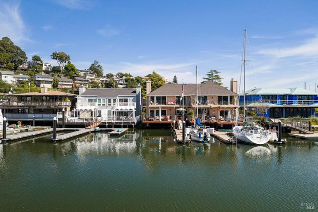 24 Mooring Rd, San Rafael, CA 94901