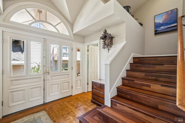 24 Mooring Rd, San Rafael, CA 94901