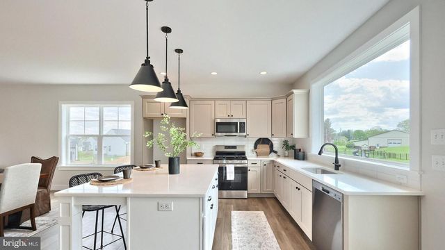 15 VISTA CT, Lititz, PA 17543