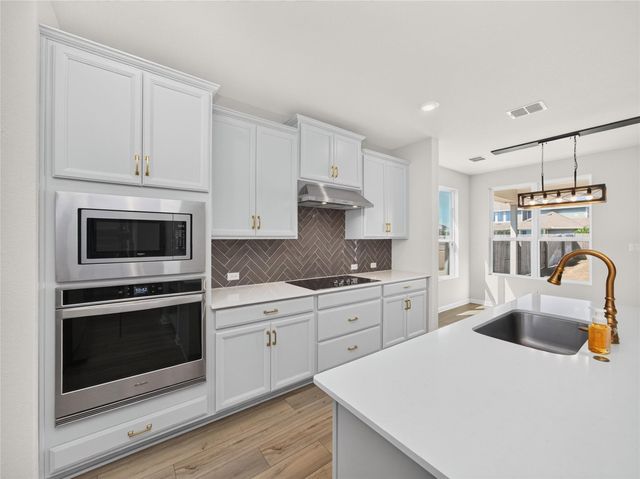 311 Bear Oak ST, Hutto, TX 78634
