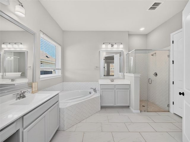 311 Bear Oak ST, Hutto, TX 78634