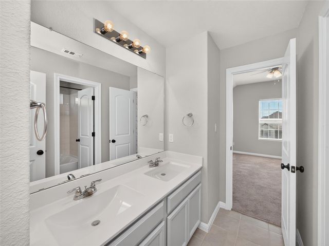 311 Bear Oak ST, Hutto, TX 78634