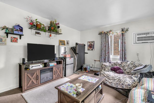 6803 Schneider Avenue, Hammond, IN 46323