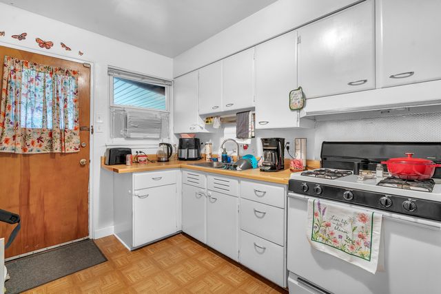 6803 Schneider Avenue, Hammond, IN 46323