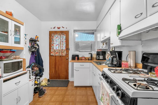 6803 Schneider Avenue, Hammond, IN 46323