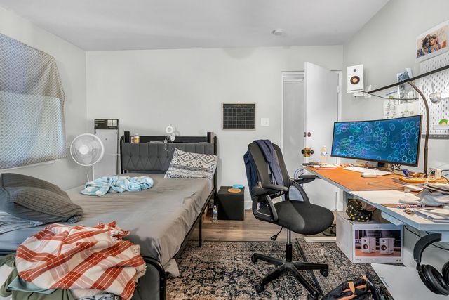 6803 Schneider Avenue, Hammond, IN 46323