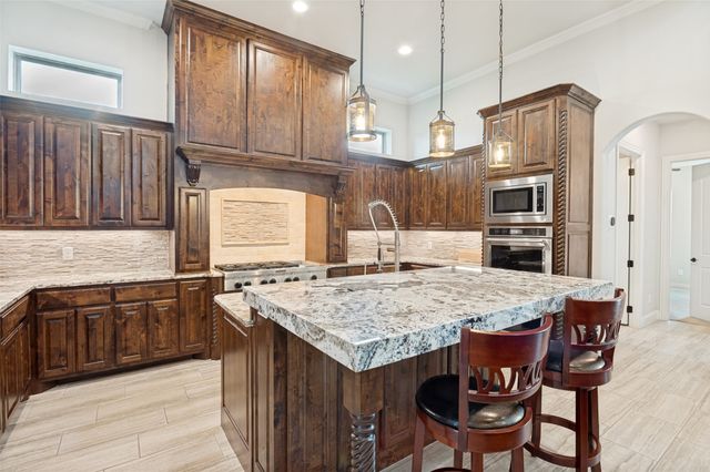 312 Angelina Drive, Aledo, TX 76008