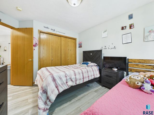 7105 W 65th St Street, Sioux Falls, SD 57106
