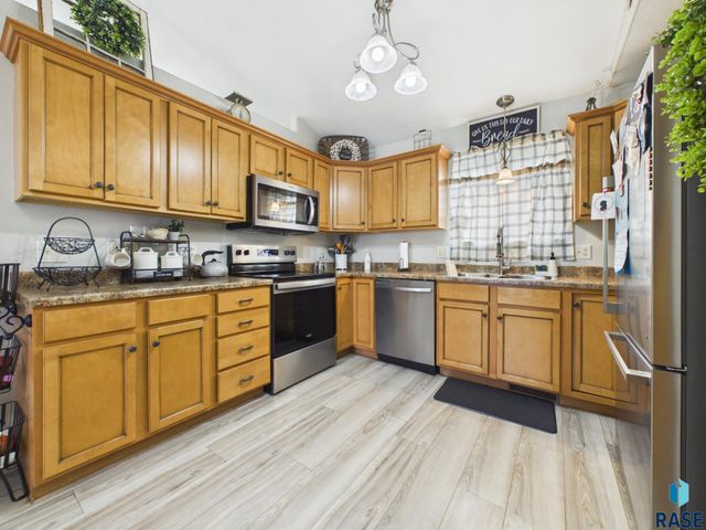 7105 W 65th St Street, Sioux Falls, SD 57106