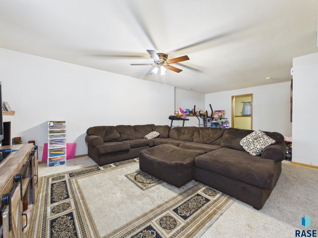 7105 W 65th St Street, Sioux Falls, SD 57106