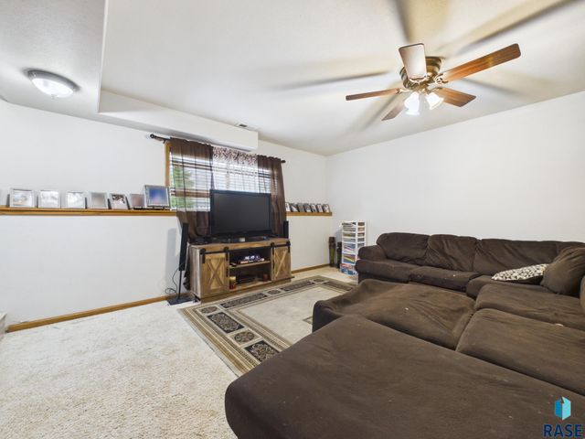 7105 W 65th St Street, Sioux Falls, SD 57106