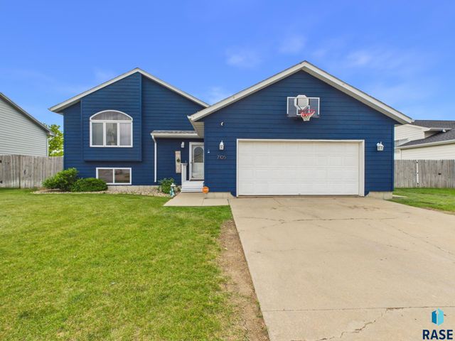 7105 W 65th St Street, Sioux Falls, SD 57106