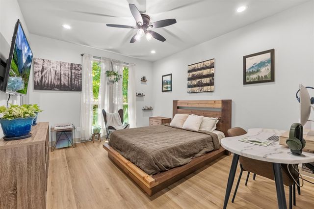 10 Lost Circle, Coldspring, TX 77331