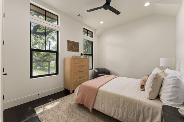 212 Fletcher ST, Austin, TX 78704